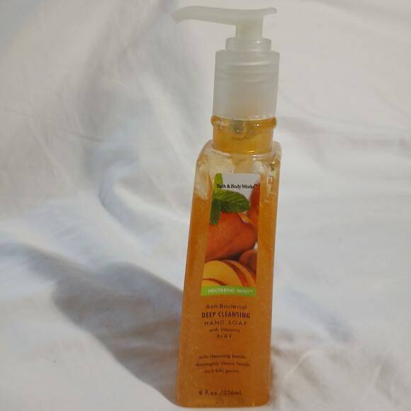 Bath & Body Works Nectarine Mint Anti-Bacterial Deep Cleansing Hand Soap NEW 8OZ - Picture 3 of 10